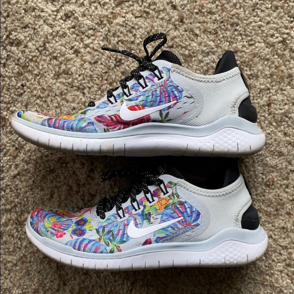 Nike women’s floral Free RN running shoes